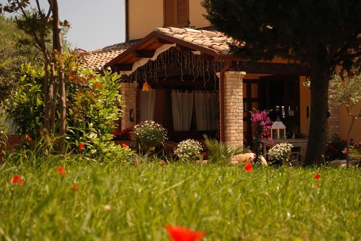 Briciola Di Sole Pension Grottammare Buitenkant foto